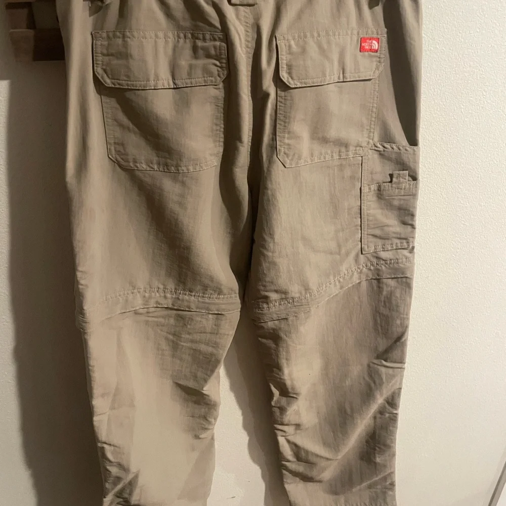 The North Face Men's Beige Cargo Pants Size‎ Small